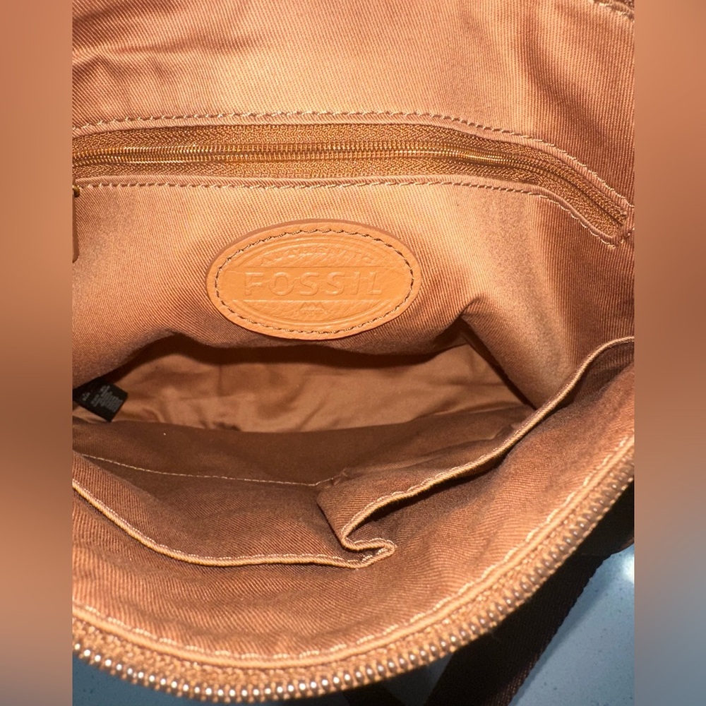 Fossil Karli LP Leather Hobo Bag - Picture 4 of 15